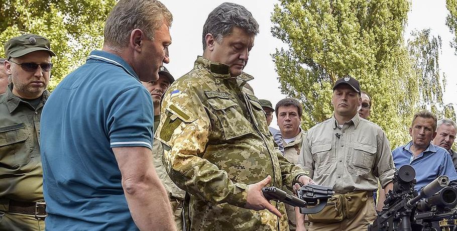 Порошенко и Яценюк готовятся к выборам с оружием в руках