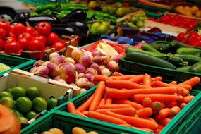 Дороже мяса. Почему вырос ценник на овощи, если чиновники уверяют, что рубль не при чём?