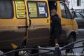 Сгорел на работе! В Омске на остановке вспыхнул пассажирский микроавтобус. Огнетушителя в салоне маршрутки не оказалось 