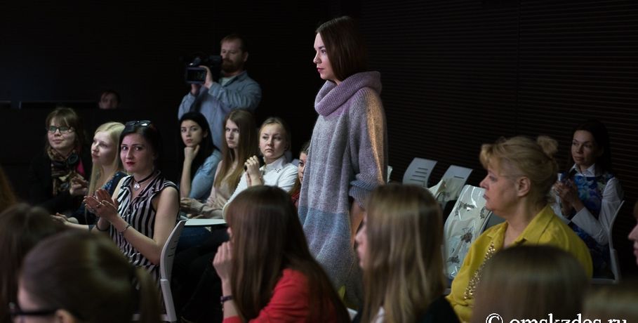 LIVE: "Сибирские дизайнеры о тенденциях модного сезона"