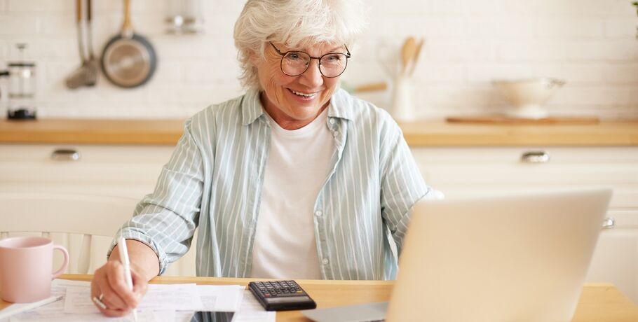 Омичам больше не придётся обучать бабуль работе в интернете