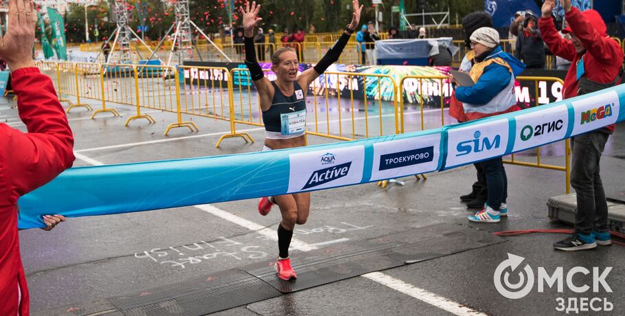 Омичка Марина Ковалёва забрала третье золото Сибирского марафона