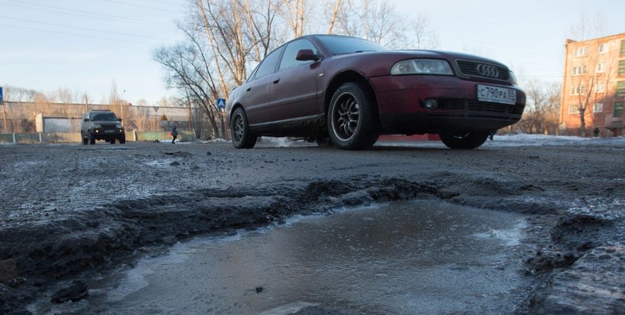 Мэрия: в Омске за сутки отремонтировали 2 тысячи кв. метров дорог