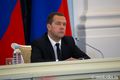 Медведев снизил стоимость перелёта из Омска в Крым