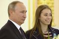 Владимир Путин вручил омским олимпийцам ключи от новых BMW