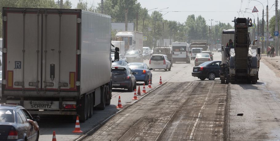 Омская мэрия надеется закончить ремонт дорог в течение месяца