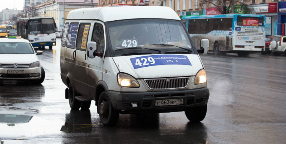 Выделенную полосу для общественного транспорта в центре Омска сократили