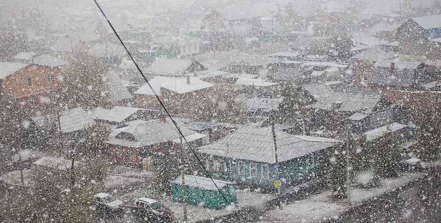 После долгих морозов в Омск пришли снегопады