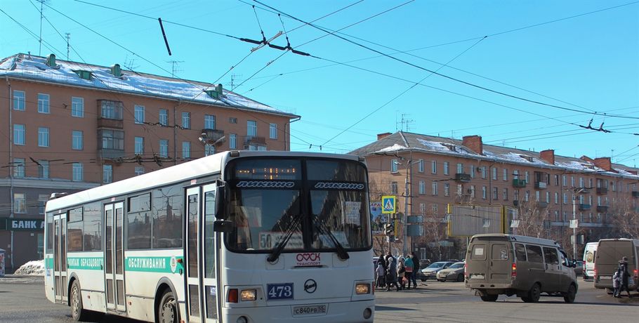 Автобус с омичами задержали в Казахстане