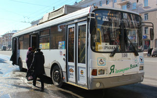 Стоимость проезда в омских автобусах заморозят на год