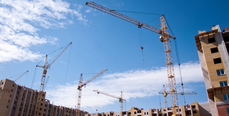Омской строительной компании хотят запретить собирать деньги с дольщиков