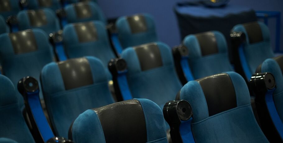 За первый месяц сельский кинотеатр в Омской области заработал 200 тыс. рублей