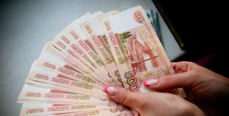 За один месяц омичи заплатили почти 14 млрд руб. налогов