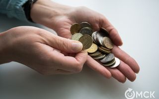 В Омске под видом компенсации вкладов у пенсионерки украли 98 тысяч рублей