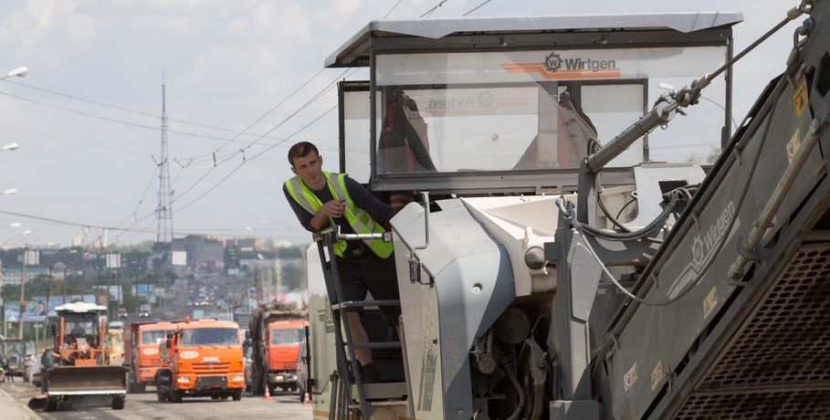 Омские дорожники портили городской воздух