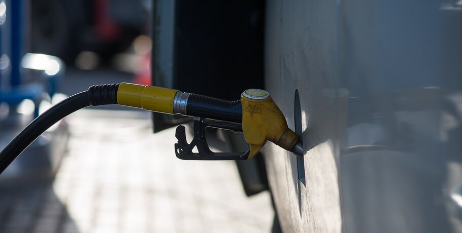 За месяц цена на бензин в Омской области повысилась на 22 копейки