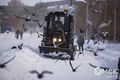 Дорожники вывезли с улиц Омска исторический максимум снега