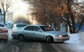 Мокрый снег спровоцировал более 20 автоаварий в Омске