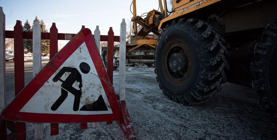 В Омске около 40 домов остались без воды из-за прорыва трубопровода
