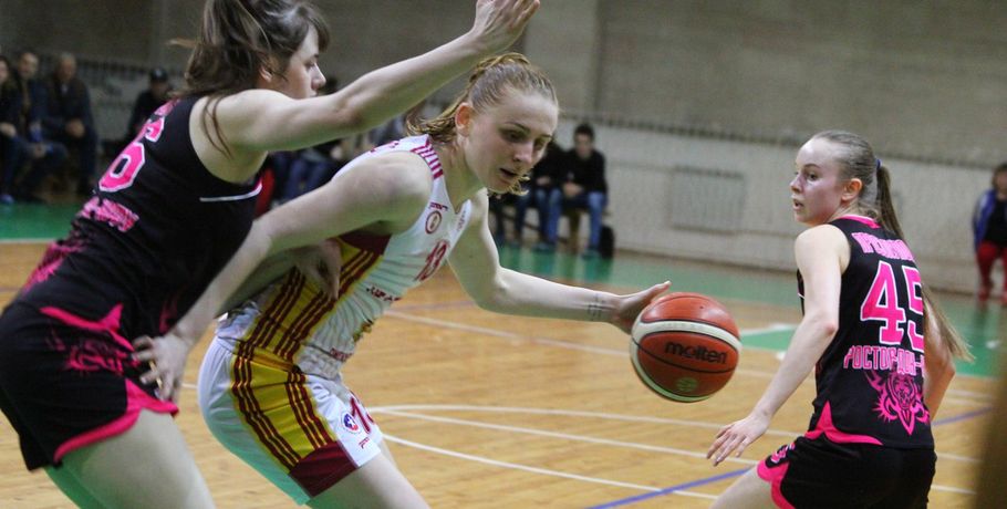 Баскетболистки "Нефтяника" вышли в финал Суперлиги