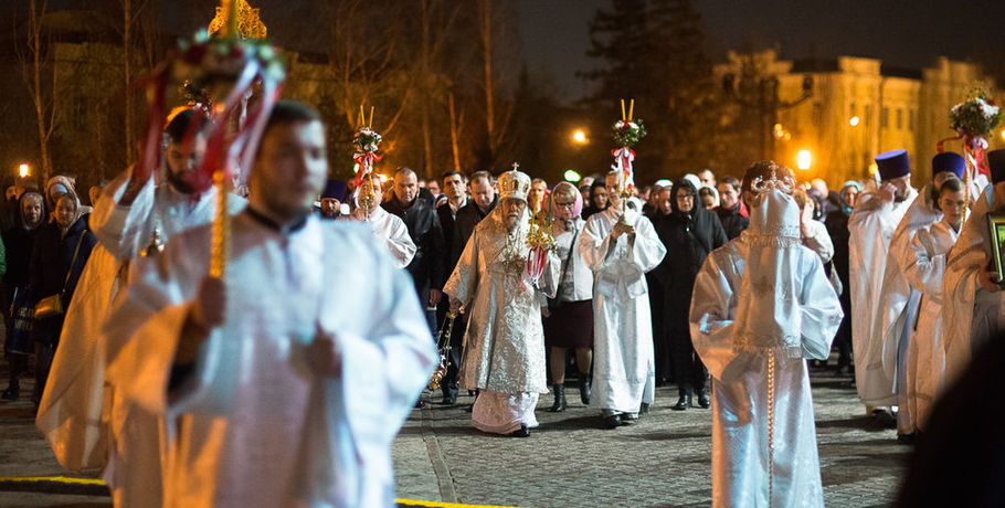 Православные омичи встречают светлое Христово Воскресение
