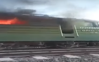 В Омске выложили в сеть видео горящего электровоза