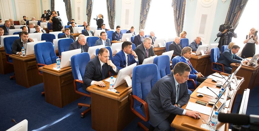 Омбудсмен Виктор Лохичев указал на недоработки омских чиновников и врачей