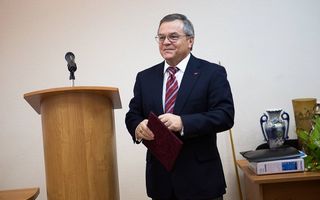 Владимир Шалаев продлил контракт с "Авангардом"