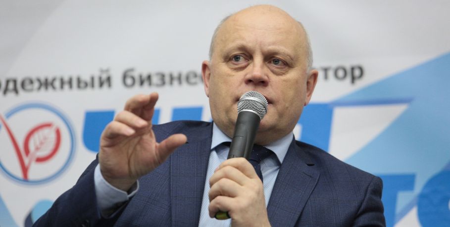 В 2016 году губернатор Омской области заработал почти шесть миллионов рублей