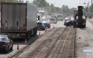 Омичей просят активнее жаловаться на плохой ремонт дорог
