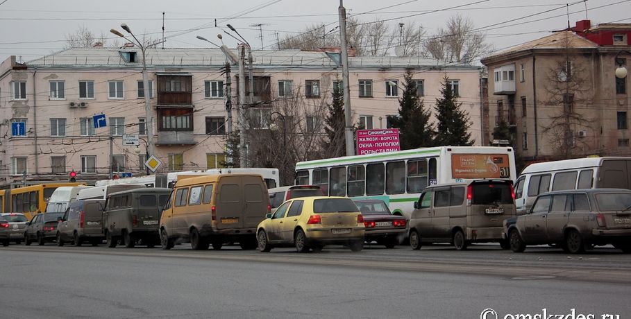Из-за реконструкции улицы Ленина в центре Омска перекрывают движение