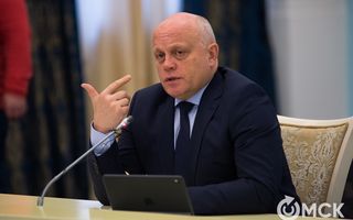Губернатор Омской области лишил министра 10 % премии
