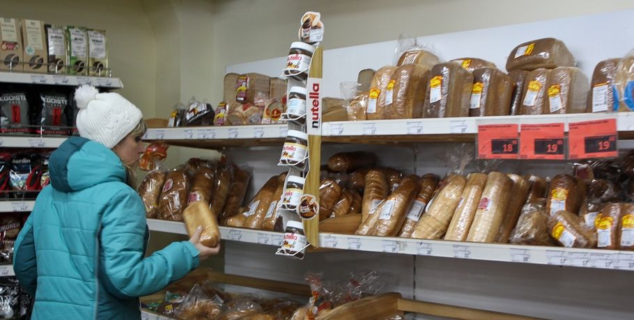 Министр Чекусов уверил омичей, что хлеб в области не подорожает