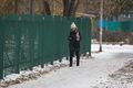Жалобы родителей помогли проложить тротуар к омской гимназии
