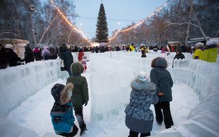 К Новому году в Омске построят светящиеся замки изо льда