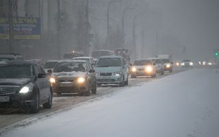 Из-за утреннего снегопада в Омске произошло 35 ДТП