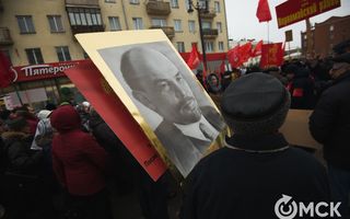 В честь 100-летия революции коммунисты в Омске вспомнили Христа