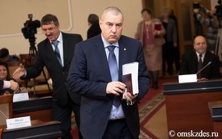 Уходящему Сергею Фролову доплатят 700 тысяч за исполнение обязанностей мэра Омска
