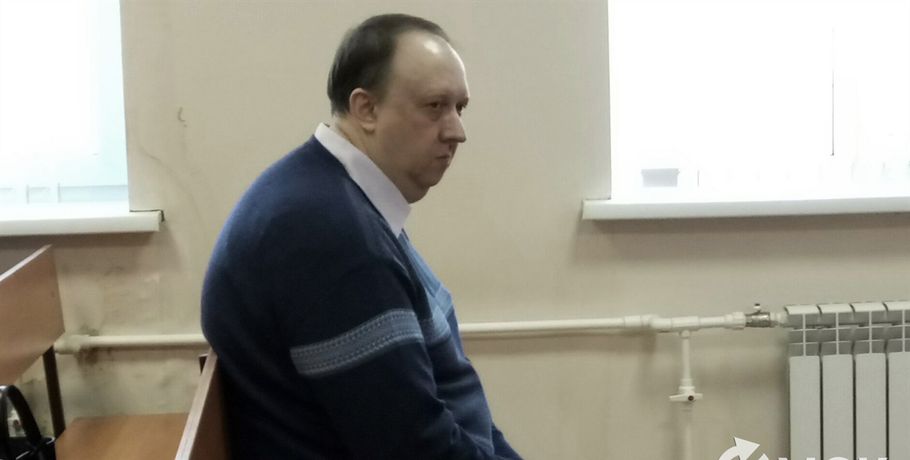 Свидетель по делу о премиях в СибАДИ признал, что экс-ректор угрожал ему