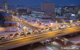 Автоинспекторы ожидают заторы на дорогах Омска из-за обильного снега