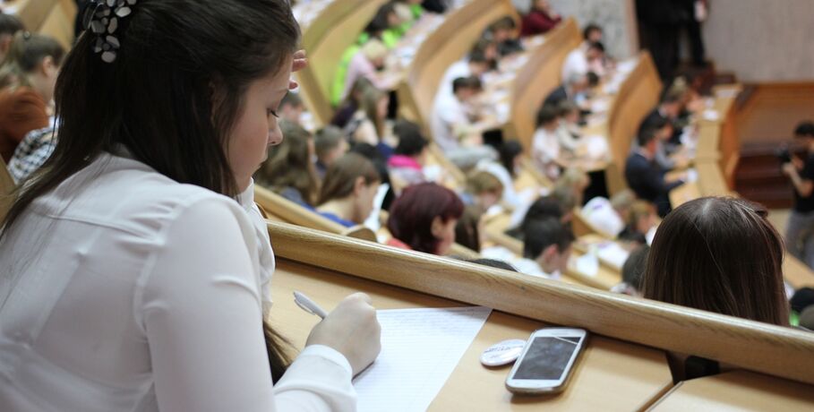 Омские студенты получают самую маленькую зарплату в России
