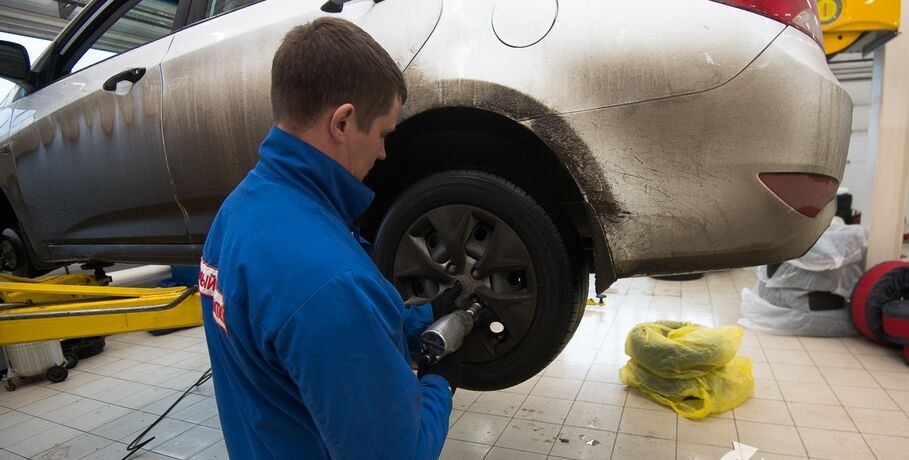 В Омске самыми убыточными сферами стали обработка и ремонт автомобилей