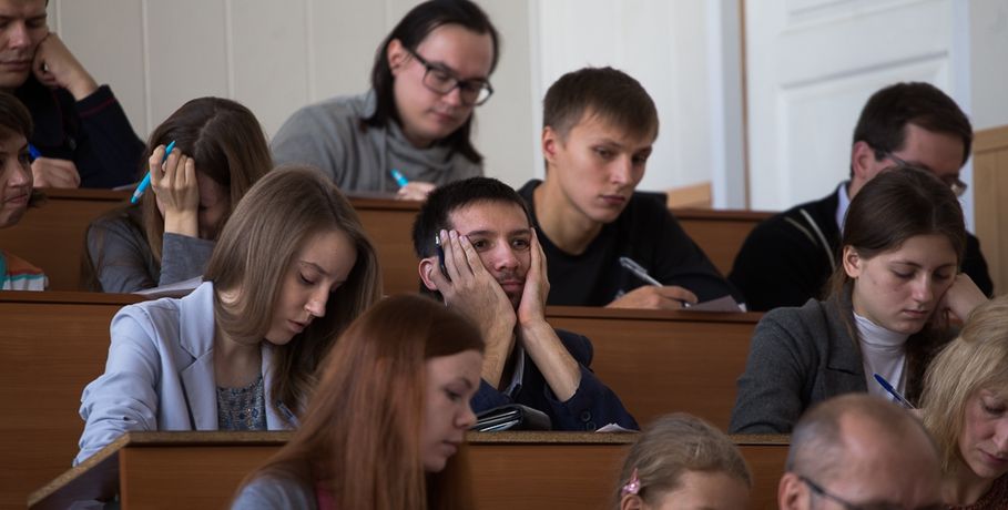 Омских студентов и школьников научат финансовой грамотности