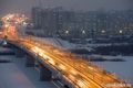 Городские дорожники занялись уборкой метромоста в Омске за 340 тысяч в месяц