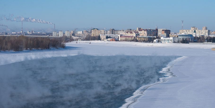Омские власти увидели в незамерзающей полынье на Иртыше природное явление