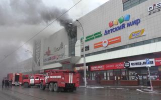 Власти опровергли информацию о пропаже группы омских детей на пожаре в кемеровском ТЦ