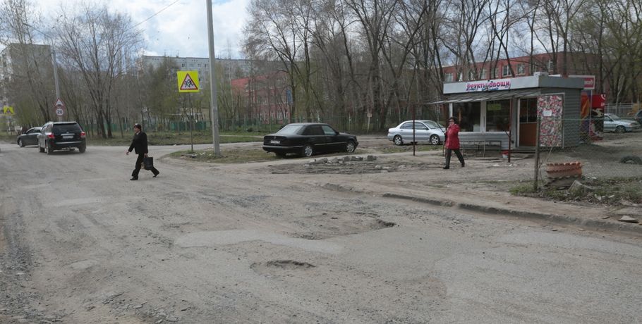 В Омске объявили аукционы на ремонт 14 дорог