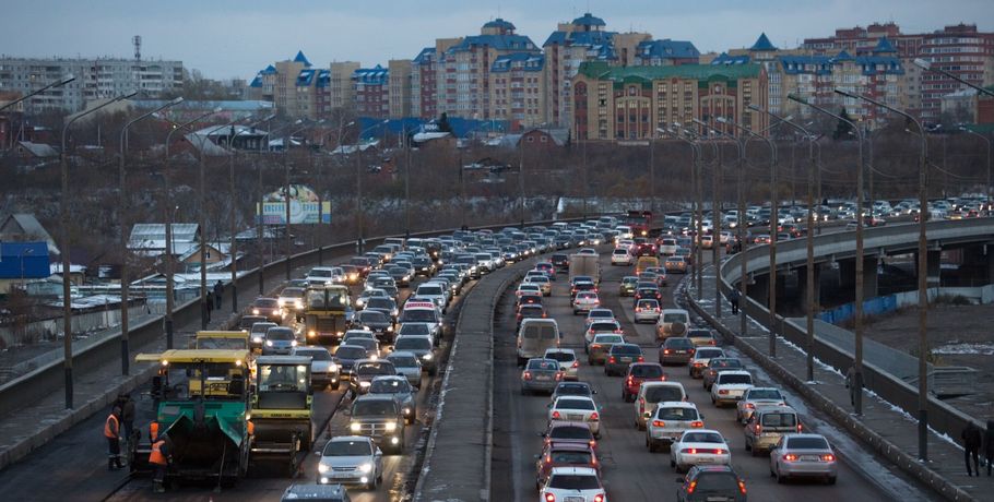 Омских водителей призывают отказаться от автомобиля