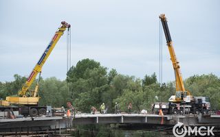 Гранит и подсветка не увеличили затраты на ремонт Юбилейного моста