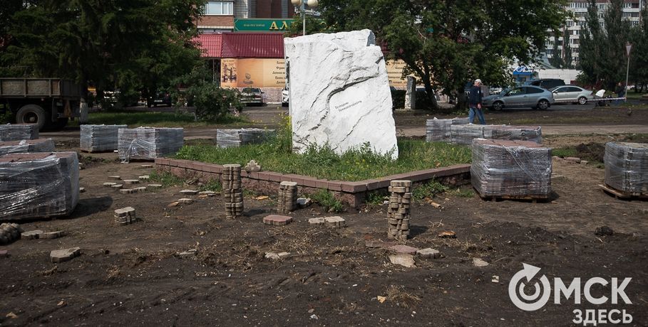 Камни на аллее Литераторов Омска вернут на место
